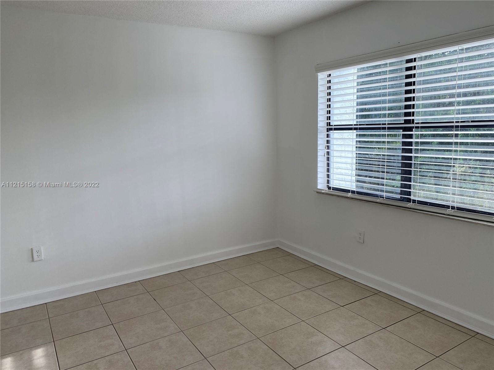 950 NW 11th St # 3D, Miami FL 33136 photo 4
