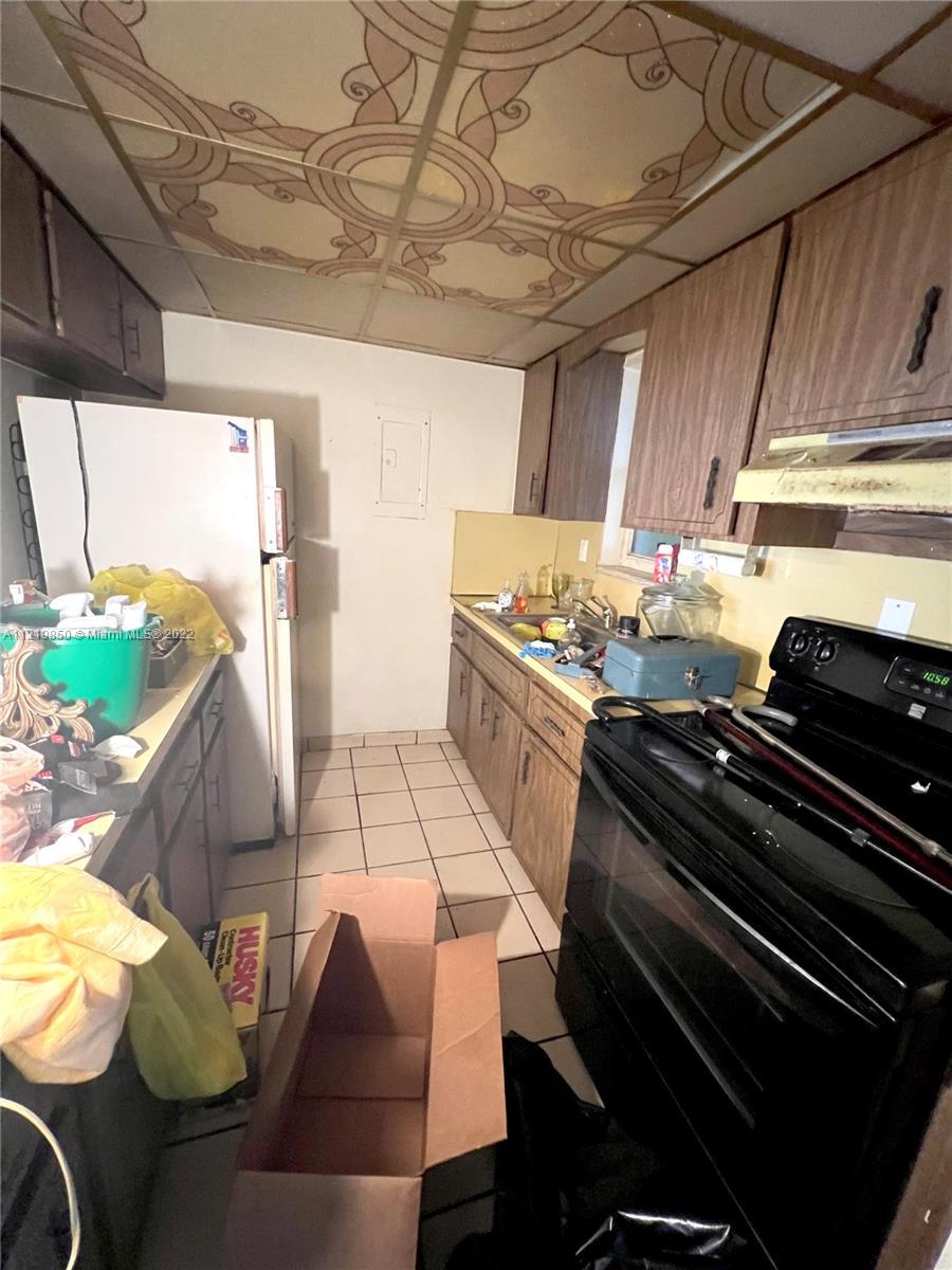 1337 NW 1st St # 13, Miami FL 33125 photo 2