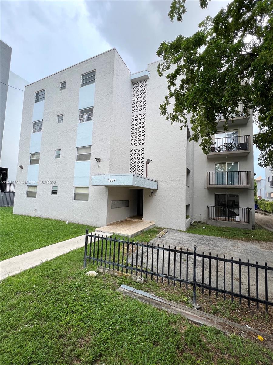 1337 NW 1st St # 13, Miami FL 33125