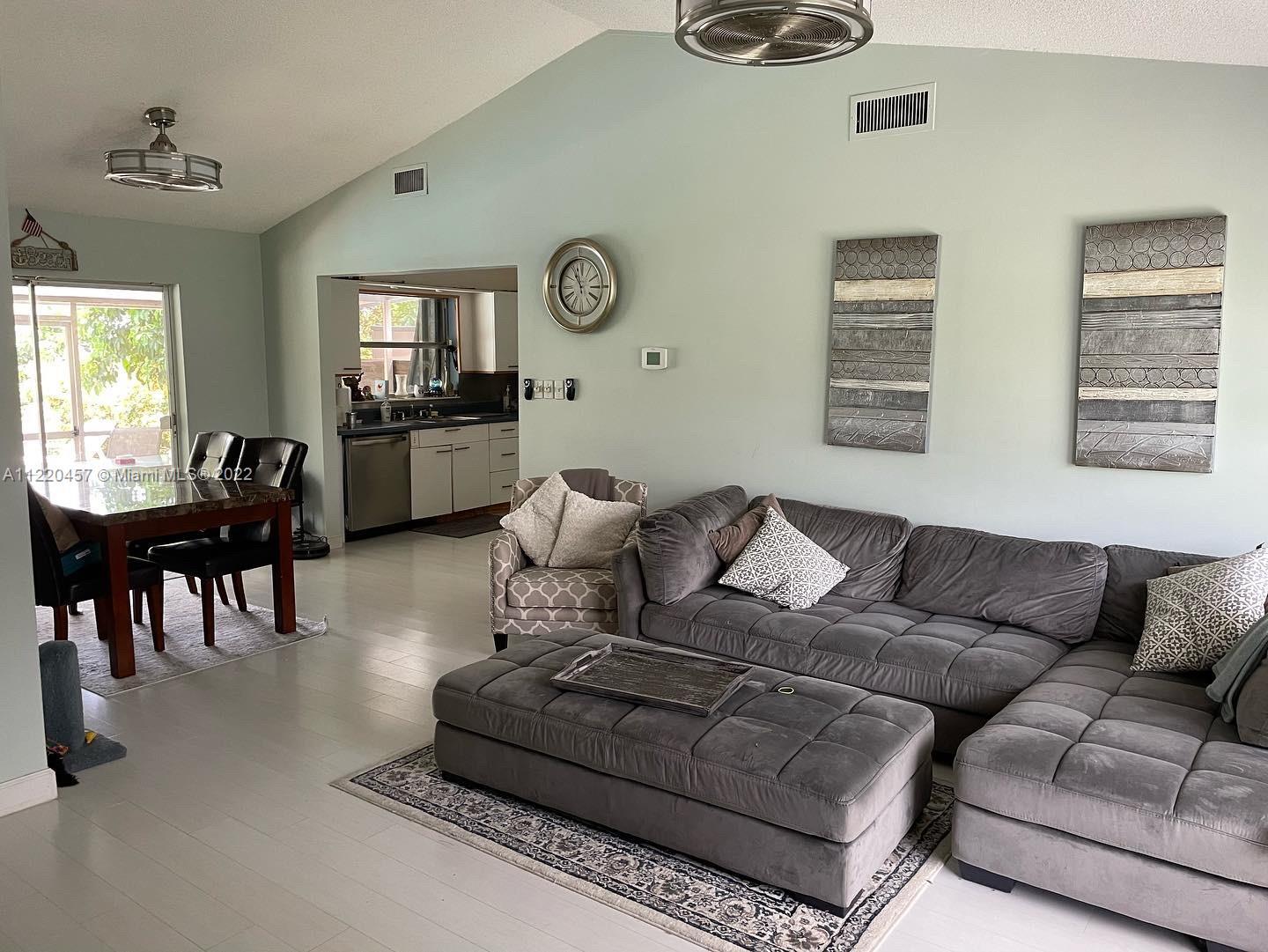 11451 NW 38th Pl, Sunrise FL 33323 photo 2