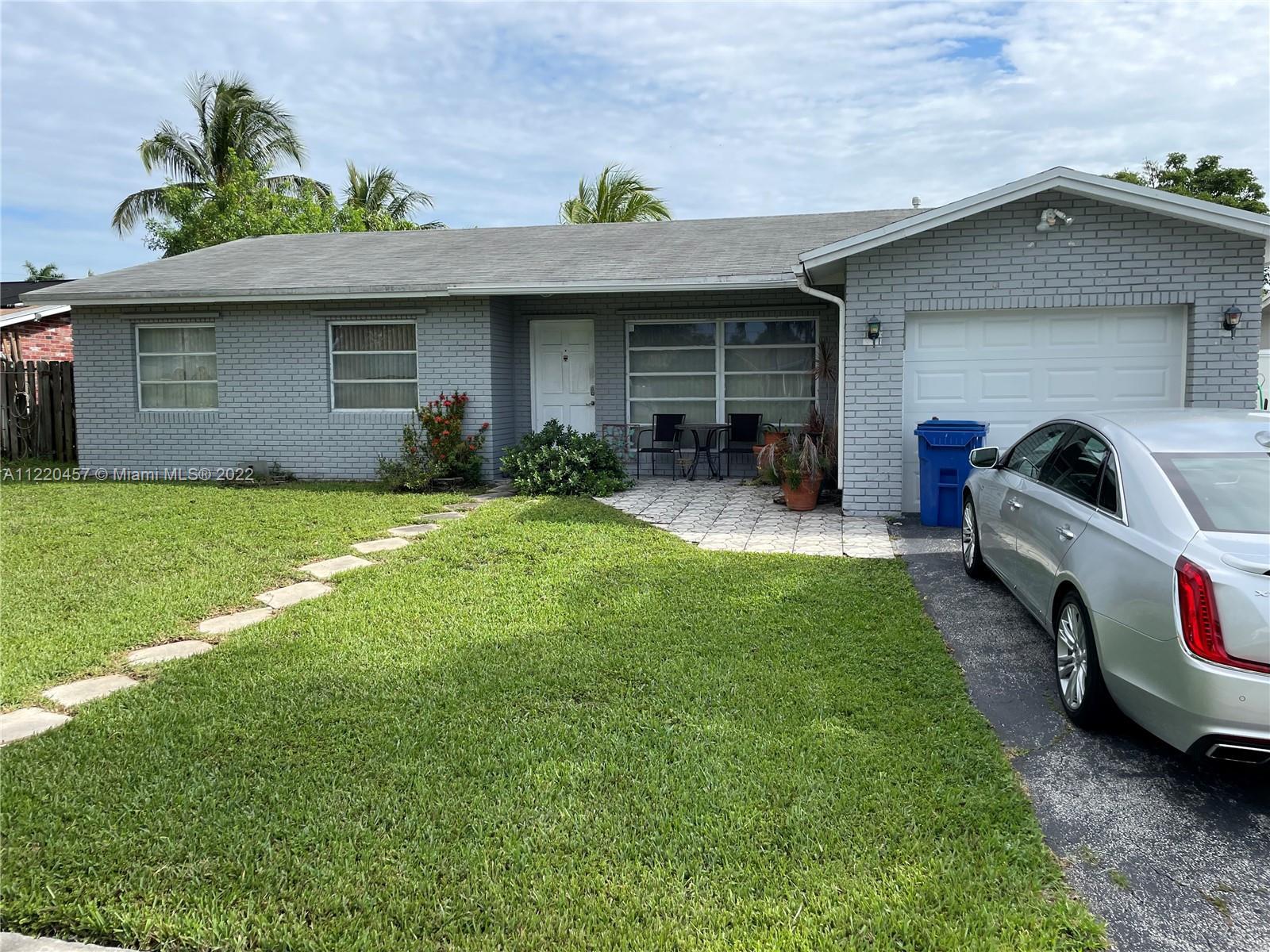 11451 NW 38th Pl, Sunrise FL 33323