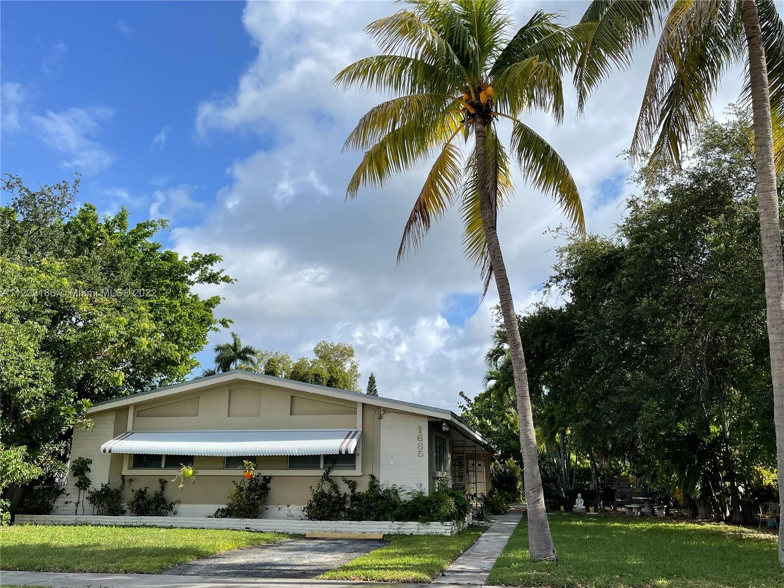 1685 NE 124th St, North Miami FL 33181 photo 2
