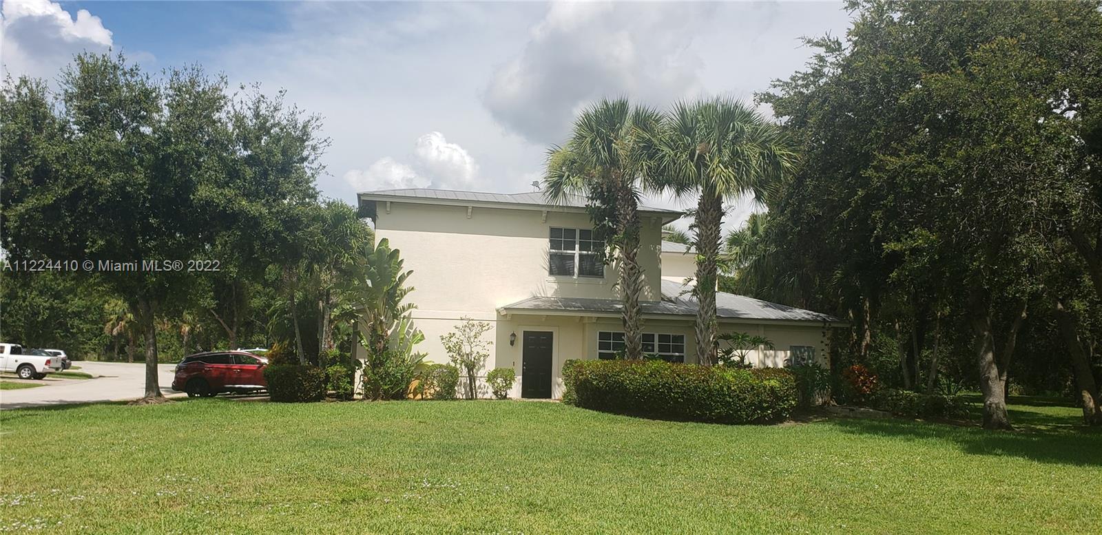 2700 Creekside Dr, Fort Pierce FL 34981