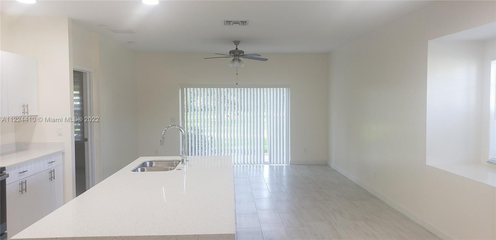 2700 Creekside Dr, Fort Pierce FL 34981 photo 4