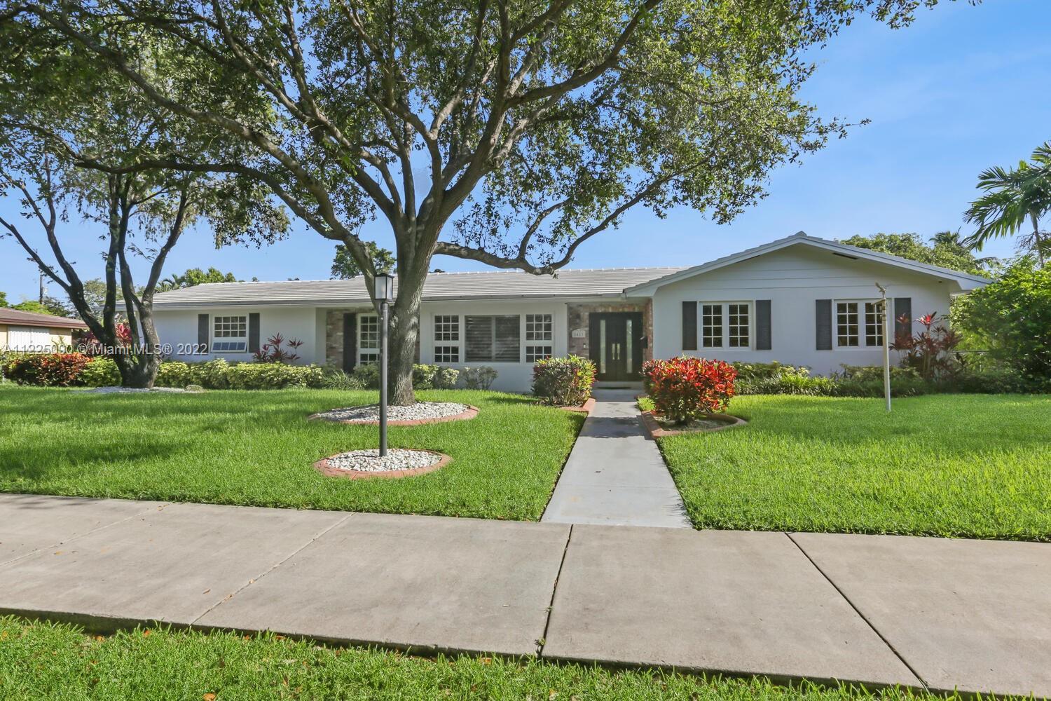 8481 SW 144th St, Palmetto Bay FL 33158 photo 3