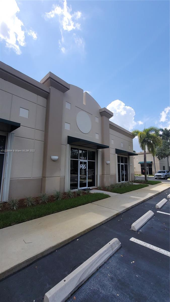 1920 N Commerce Pkwy # 1, Weston FL 33326 photo 4