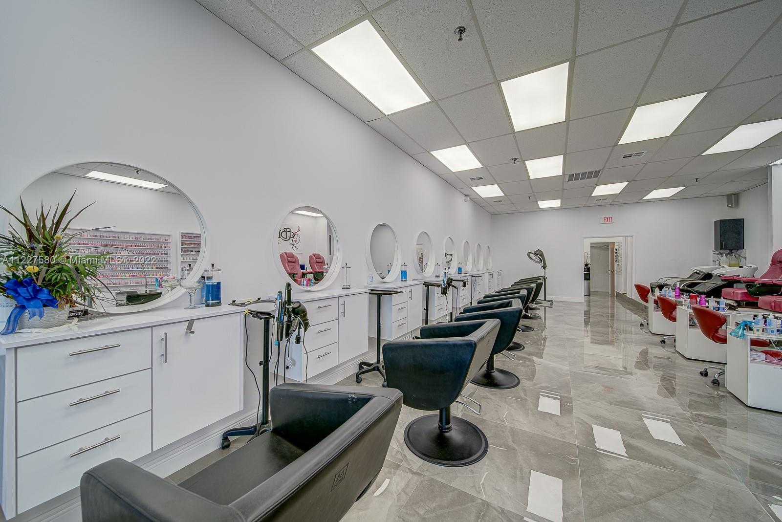Full Service Beauty Salon On Bird Road In a Publix Shopping Center, Miami FL 33165 photo 4