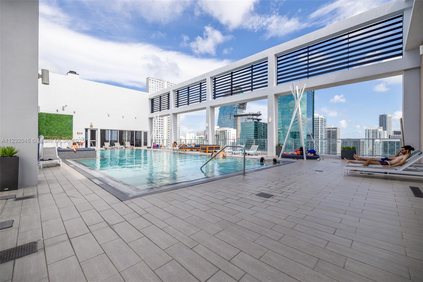 151 SE 1st St # 809, Miami FL 33131