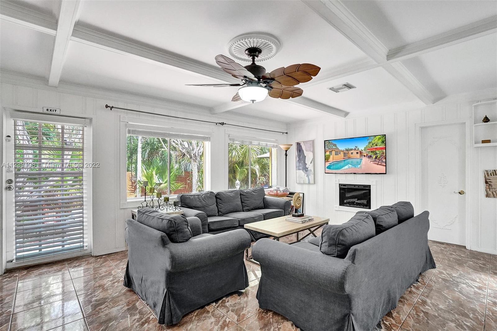 1419 Wiley St, Hollywood FL 33020 photo 3