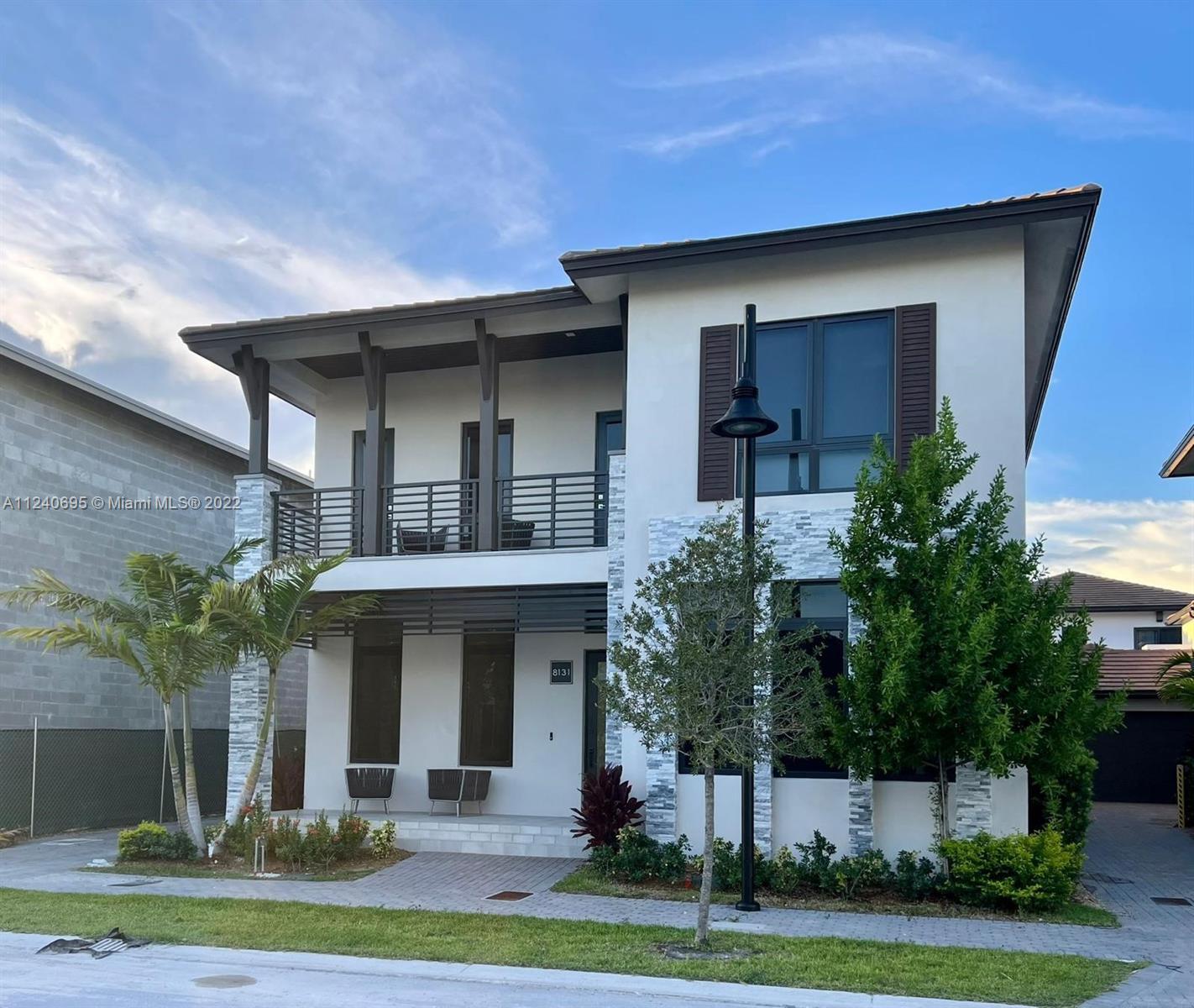 8131 NW 47th Terr, Doral FL 33166 photo 2