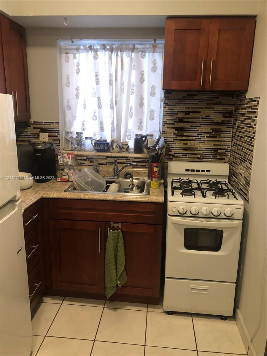 2300 SW 3rd Ave # 4, Miami FL 33129 photo 2