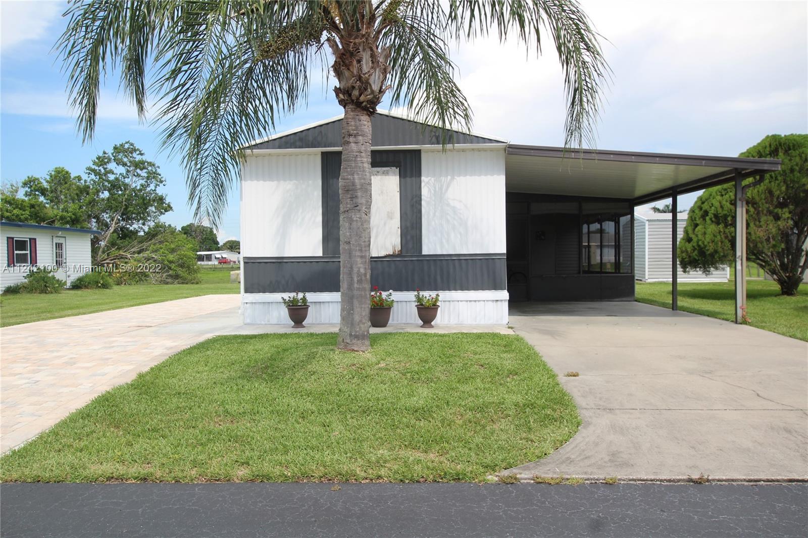 1601 Hwy 441 SE # 16, Okeechobee FL 34974