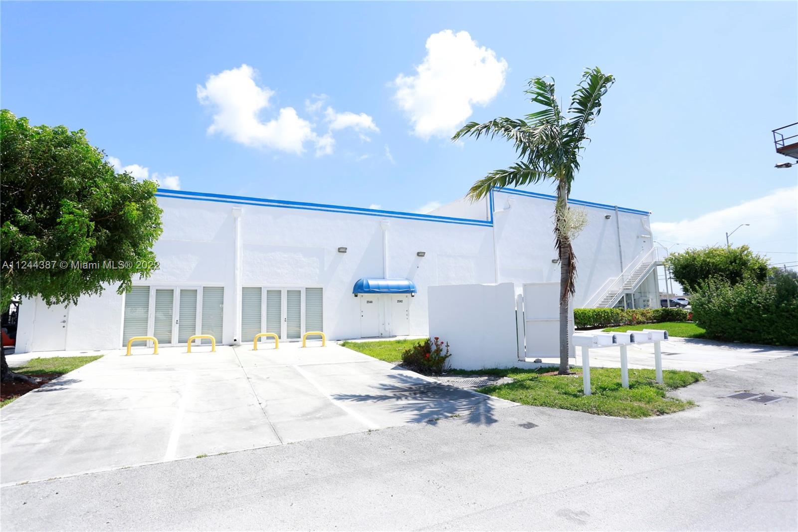 2540 SW 30th Ave, Pembroke Park FL 33009 photo 3