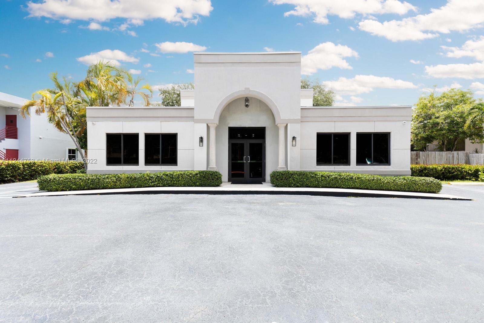 9410 SW 77th Ave, Miami FL 33156 photo 2