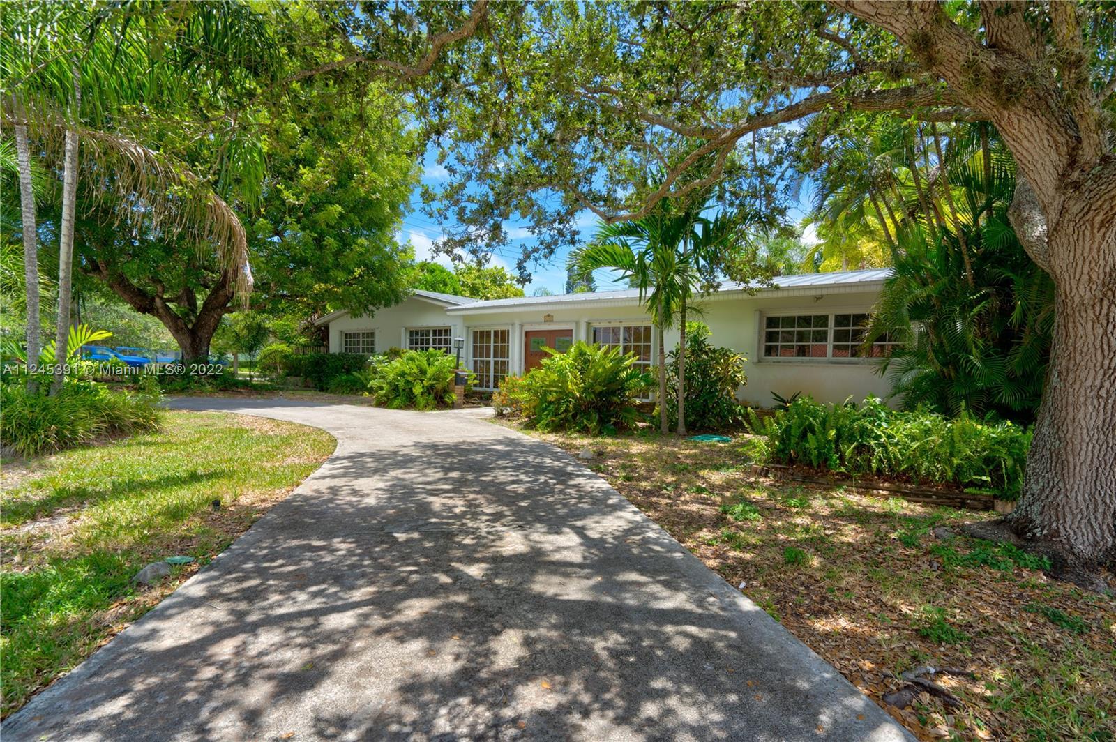 8200 SW 141st St, Palmetto Bay FL 33158 photo 2