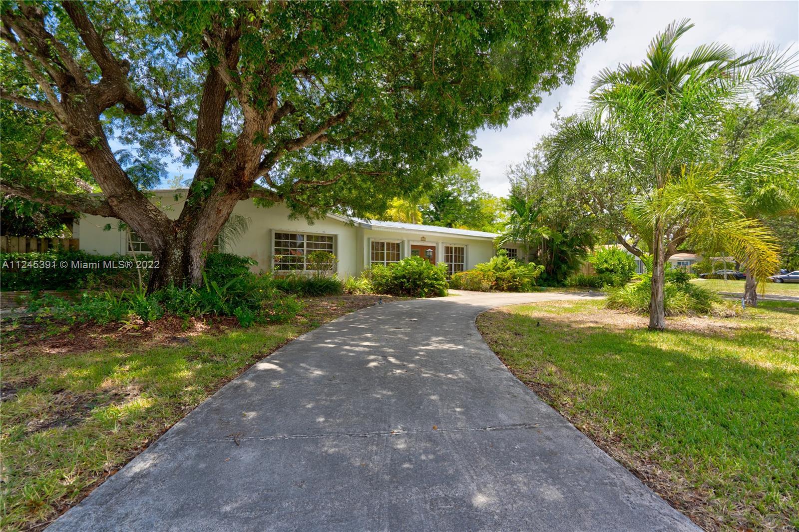 8200 SW 141st St, Palmetto Bay FL 33158
