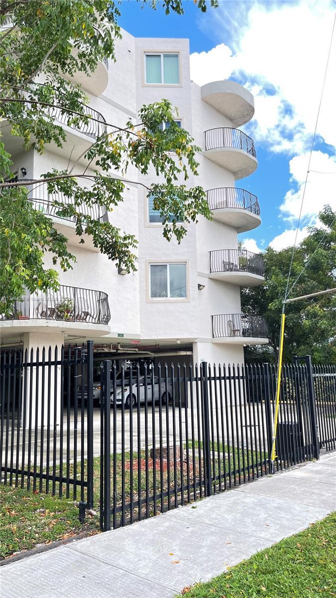 954 SW 36th Ct # 501, Miami FL 33135 photo 3