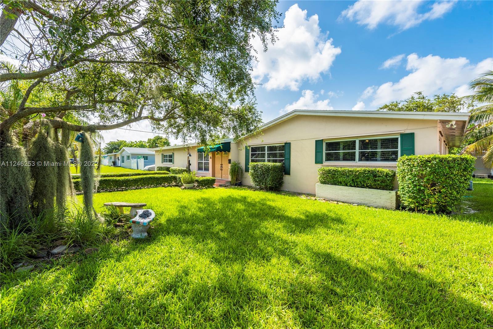 8401 SW 142nd St, Palmetto Bay FL 33158 photo 2