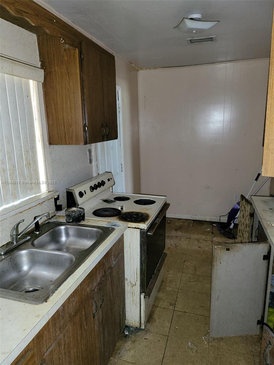 198 N Barfield Hwy, Pahokee FL 33476 photo 4
