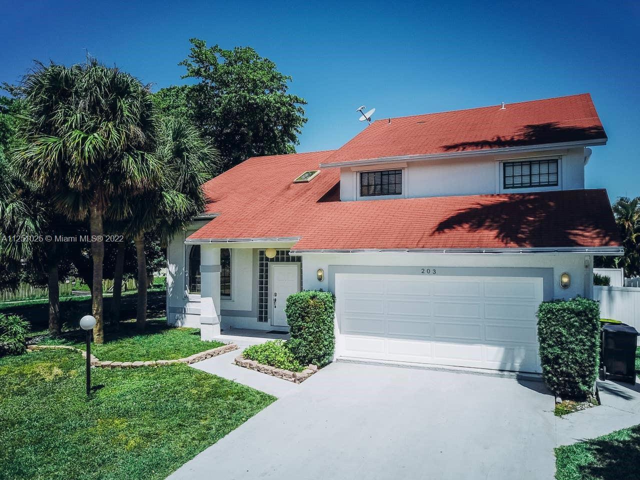 203 SE 8th St, Dania Beach FL 33004 photo 2