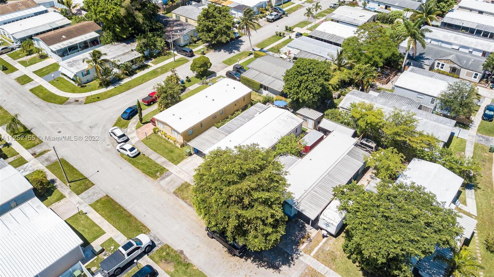 690 NW 217th Way, Pembroke Pines FL 33029 photo 4