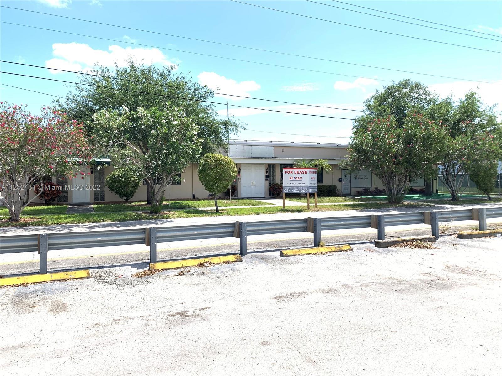 310-320 NE 1st Ave, Hallandale Beach FL 33009