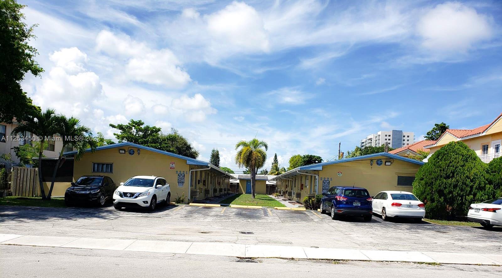 2221 Monroe St, Hollywood FL 33020
