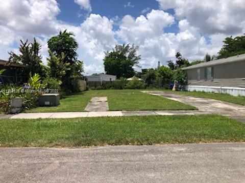 640 NW 217th Ter, Pembroke Pines FL 33029 photo 2
