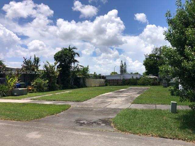 640 NW 217th Ter, Pembroke Pines FL 33029