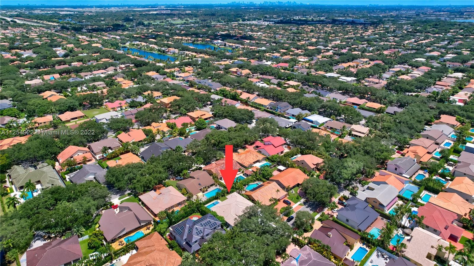 16907 NW 83rd Pl, Miami Lakes FL 33016 photo 2