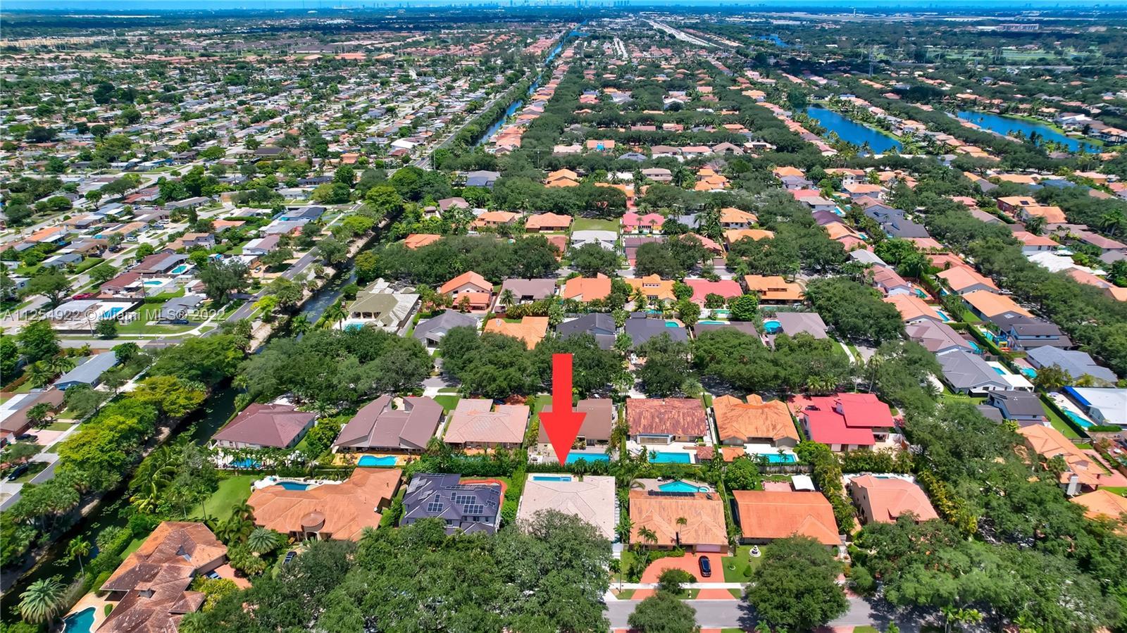 16907 NW 83rd Pl, Miami Lakes FL 33016 photo 3