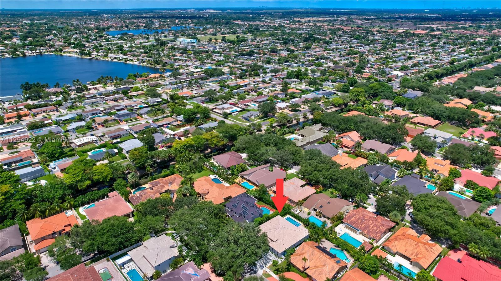 16907 NW 83rd Pl, Miami Lakes FL 33016 photo 4