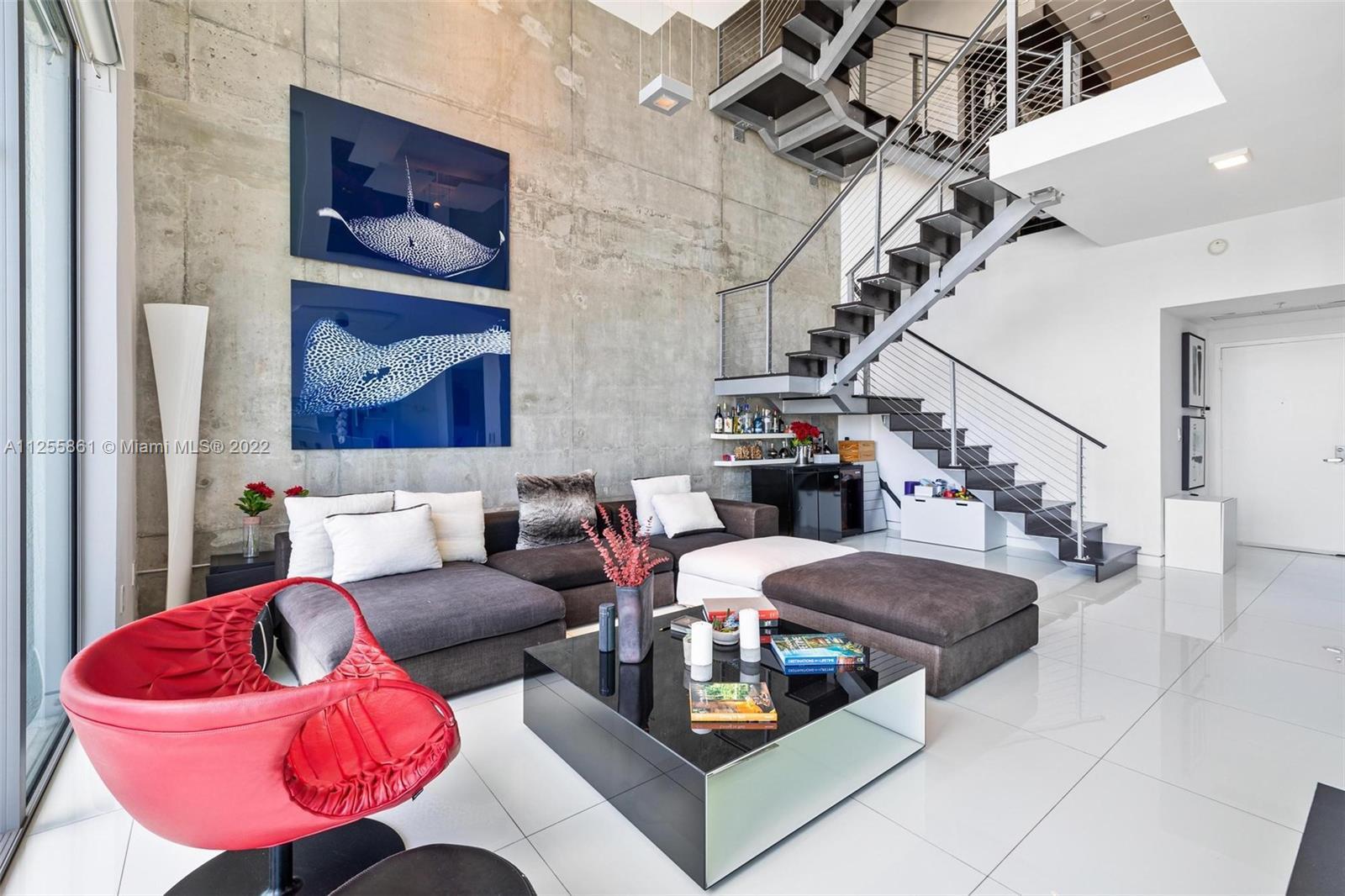 90 SW 3rd St # 15, Miami FL 33130