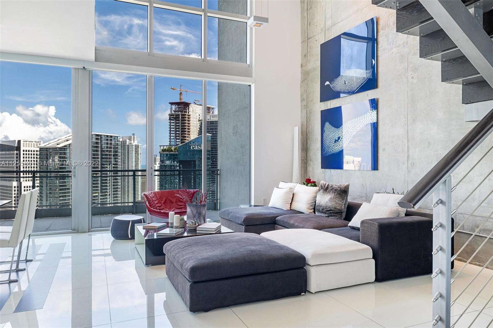 90 SW 3rd St # 15, Miami FL 33130 photo 4