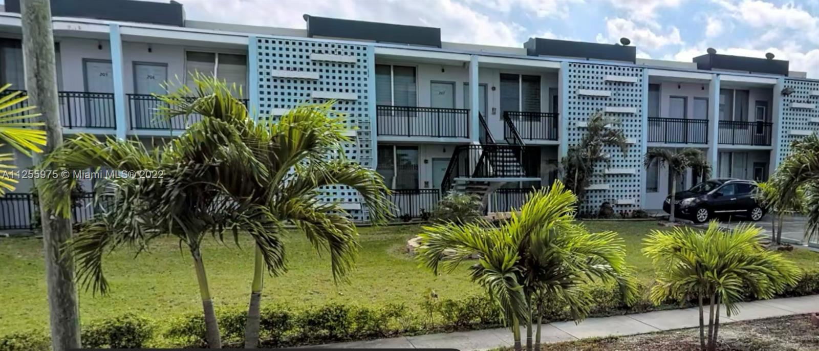 980 NE 169th St # 100, North Miami Beach FL 33162