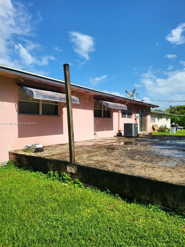 961 SE 2nd St, Belle Glade FL 33430 photo 3