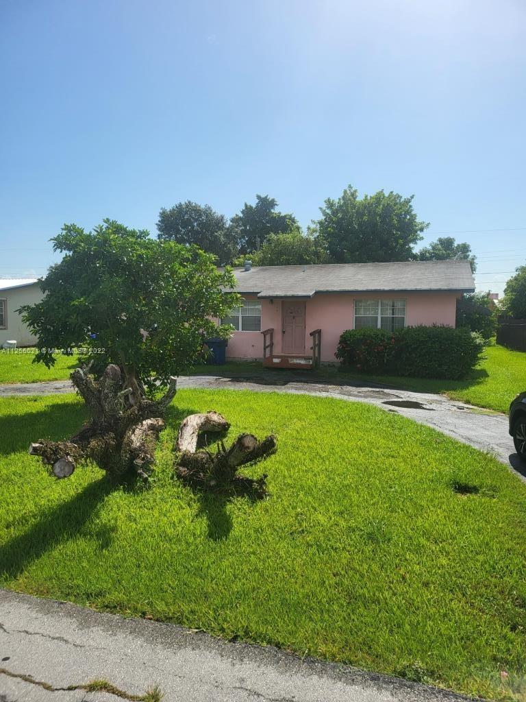 961 SE 2nd St, Belle Glade FL 33430