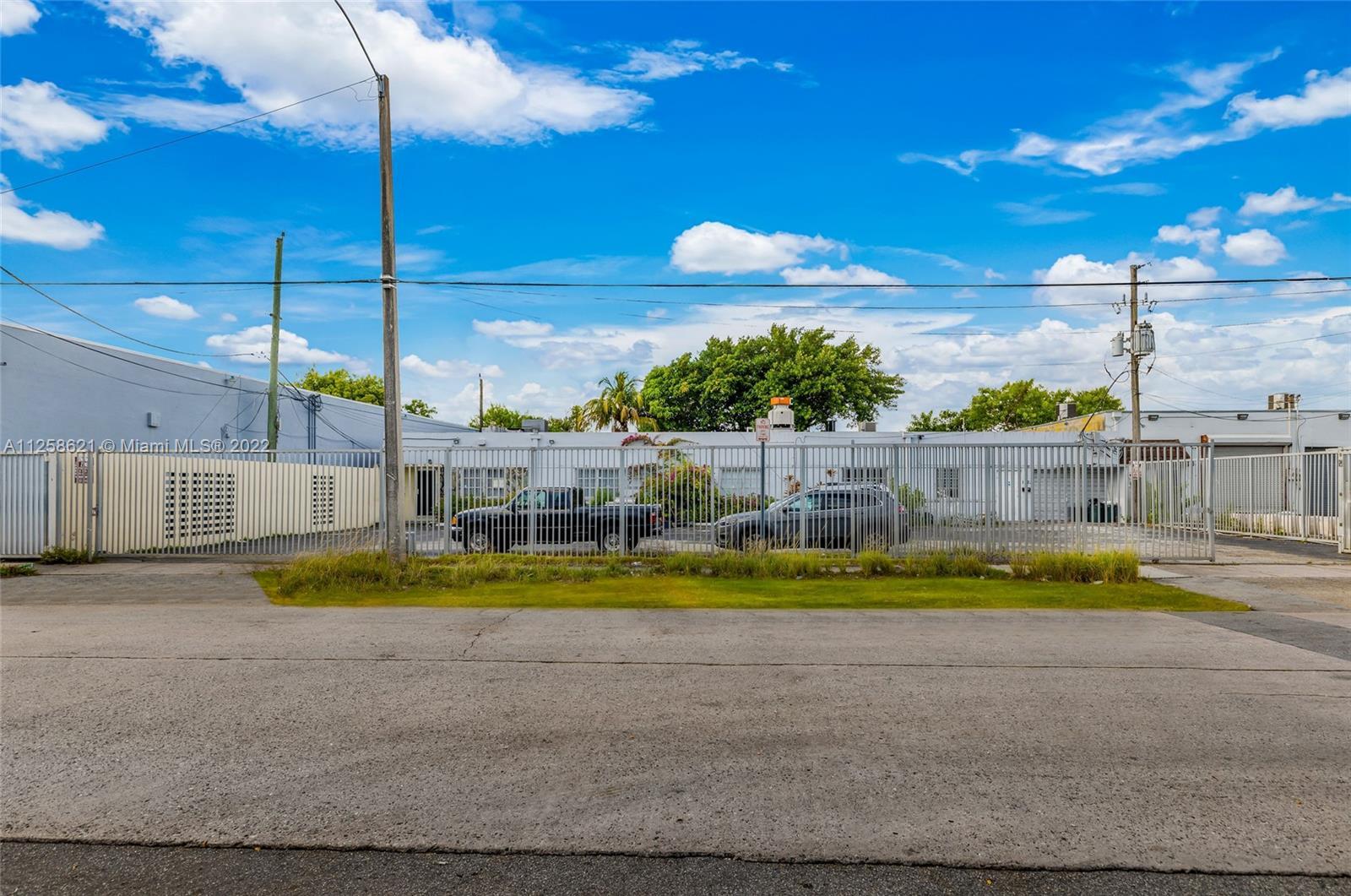 1822 NW 22nd St, Miami FL 33142 photo 2