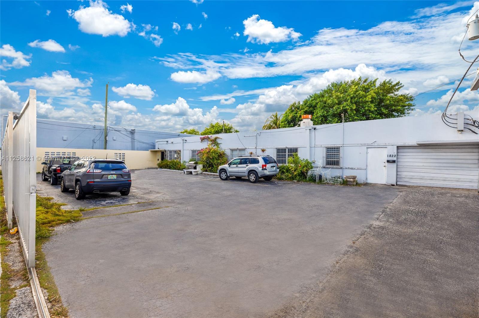 1822 NW 22nd St, Miami FL 33142