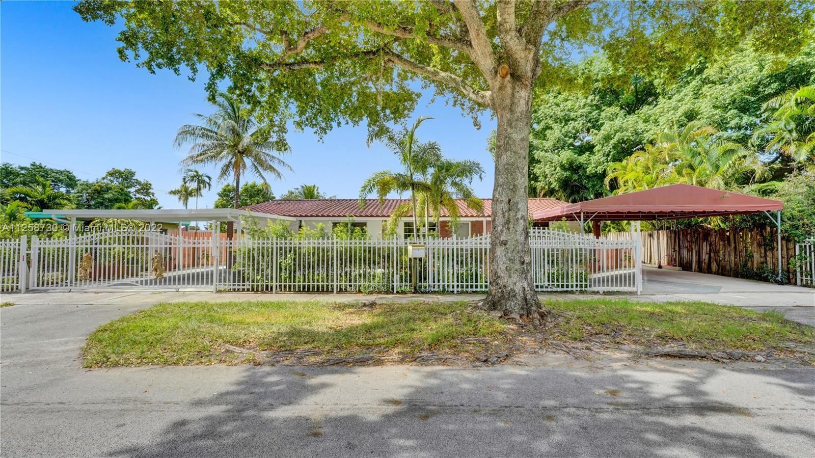 470 NE 127th St, North Miami FL 33161