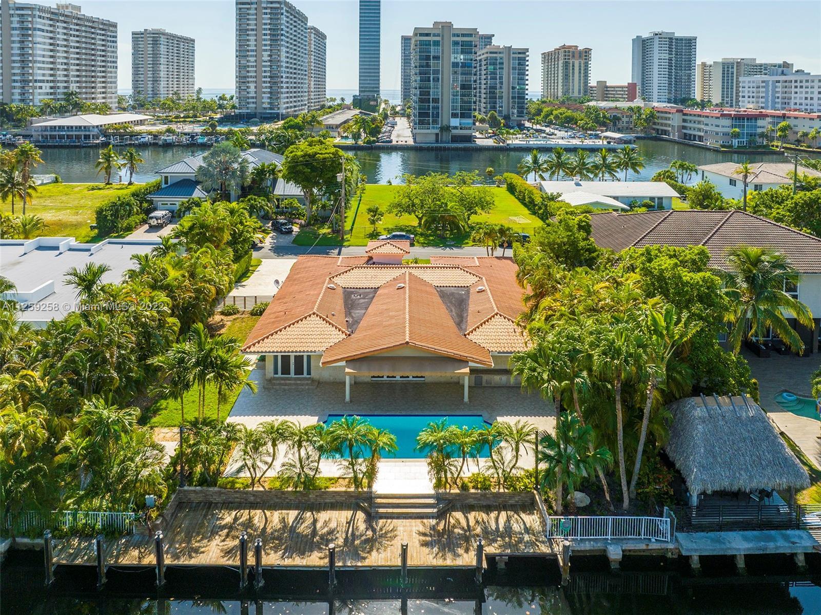 546 Palm Dr, Hallandale Beach FL 33009 photo 2