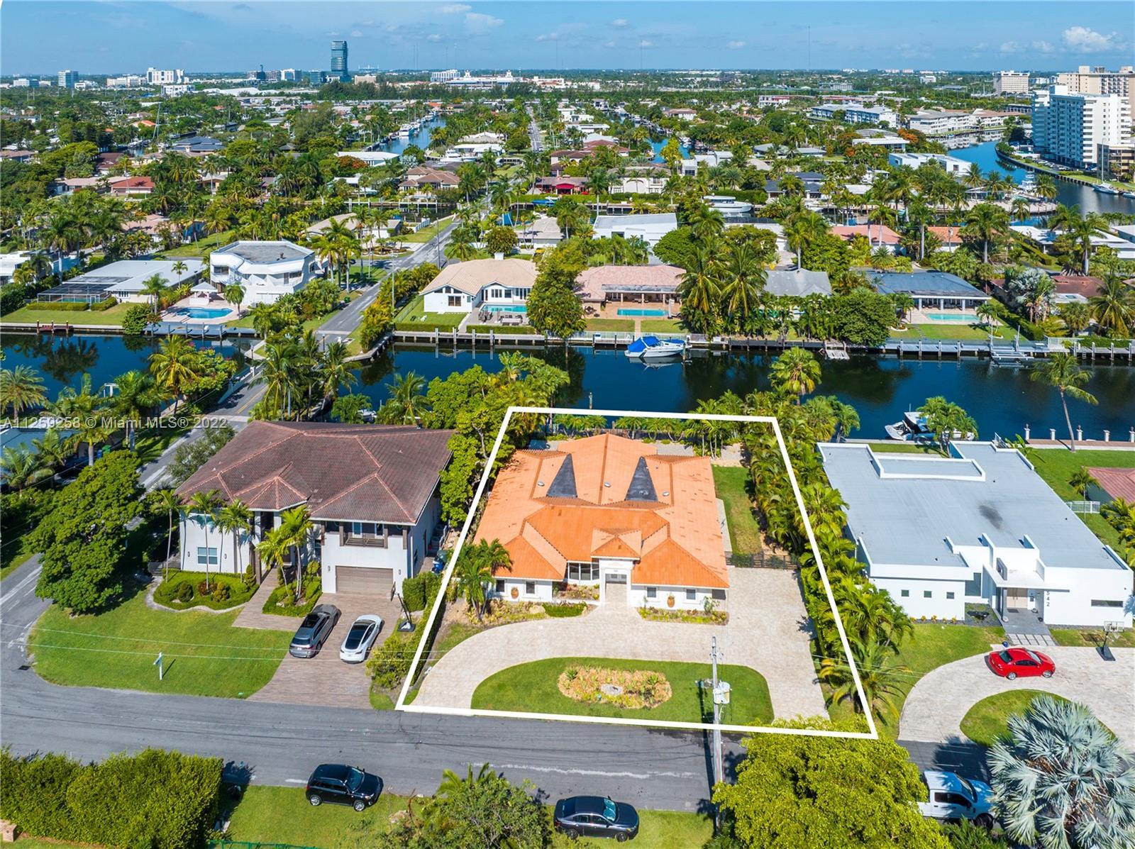 546 Palm Dr, Hallandale Beach FL 33009