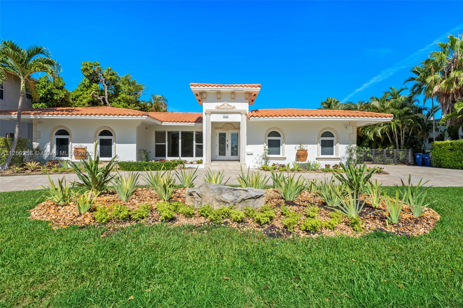 546 Palm Dr, Hallandale Beach FL 33009 photo 5