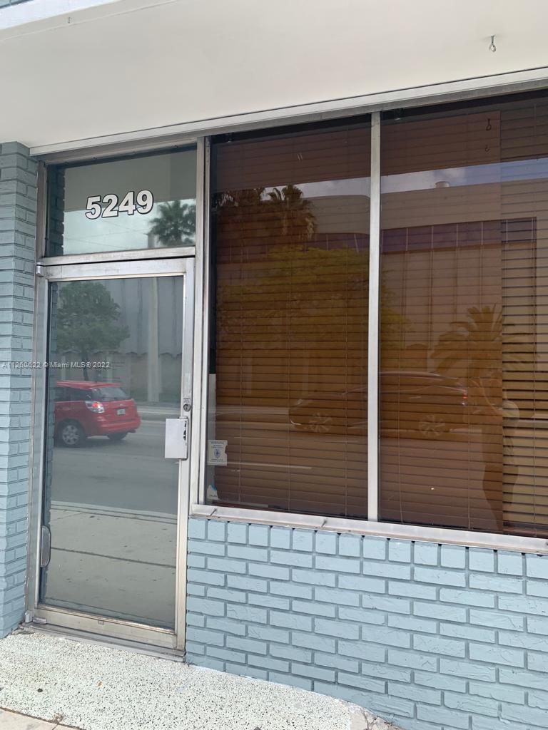 5245 NW 36th St, Miami Springs FL 33166 photo 2
