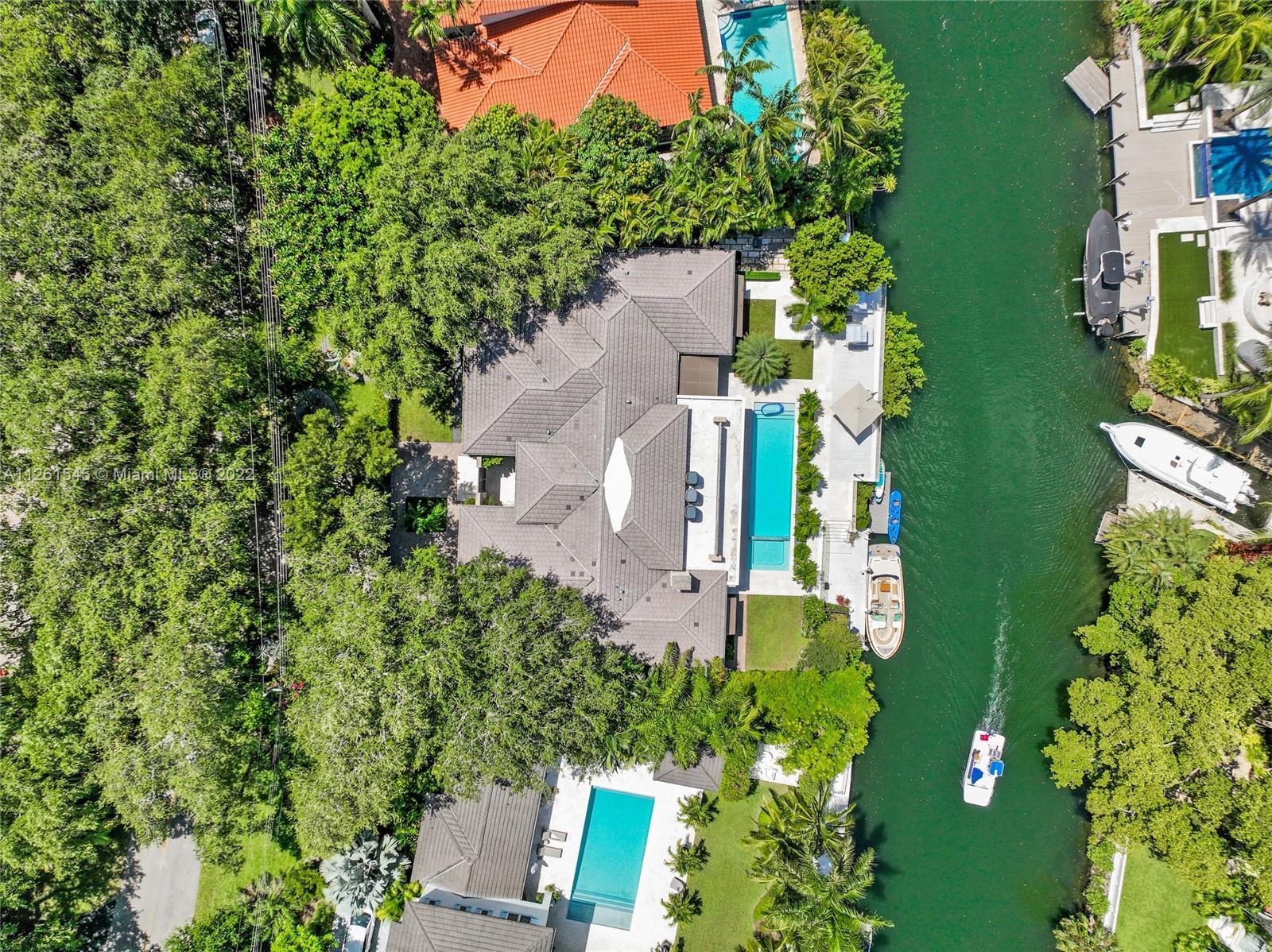 810 Jeronimo Dr, Coral Gables FL 33146 photo 3