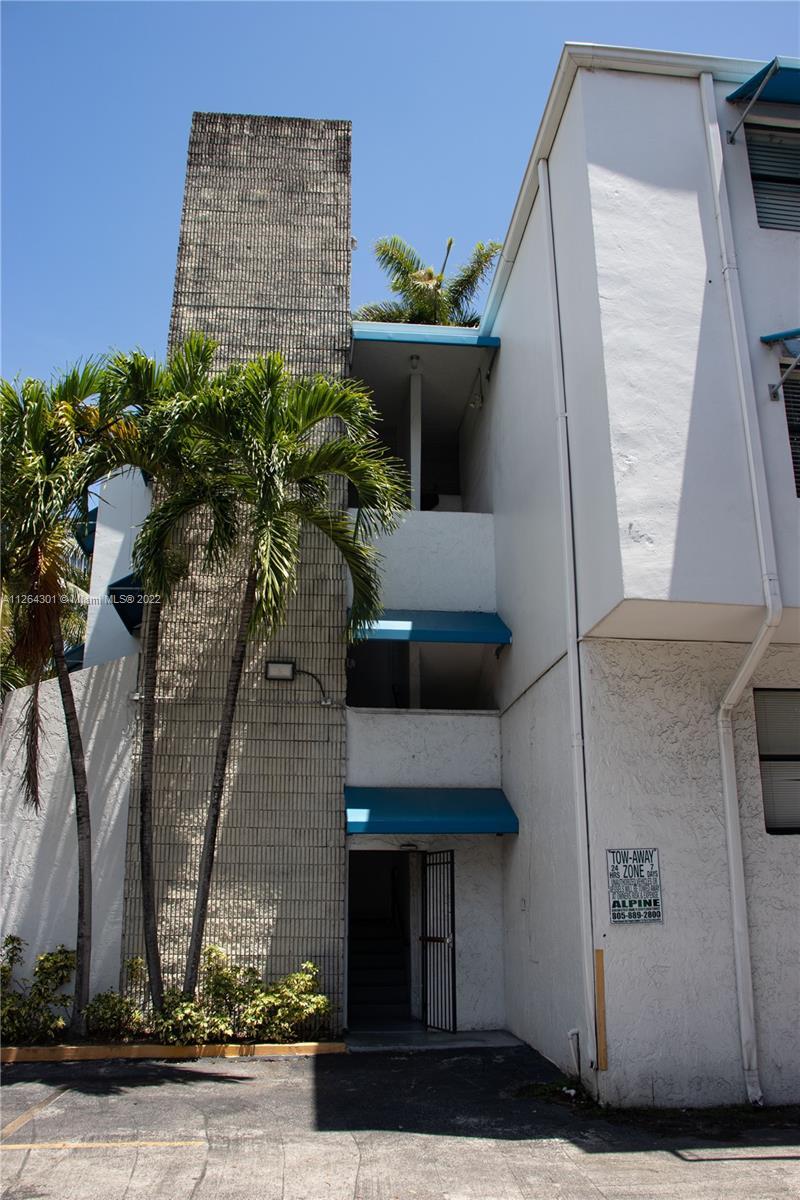 950 NW 11th St # 3B, Miami FL 33136