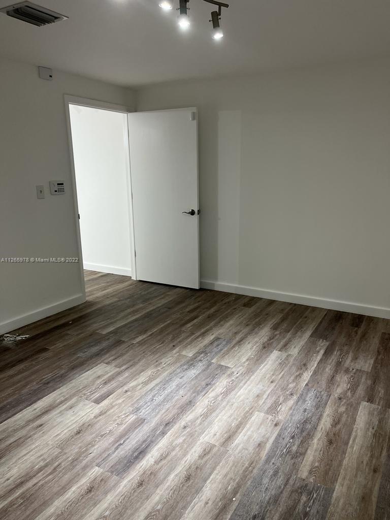 7500 NW 25th St # 256, Miami FL 33122 photo 2
