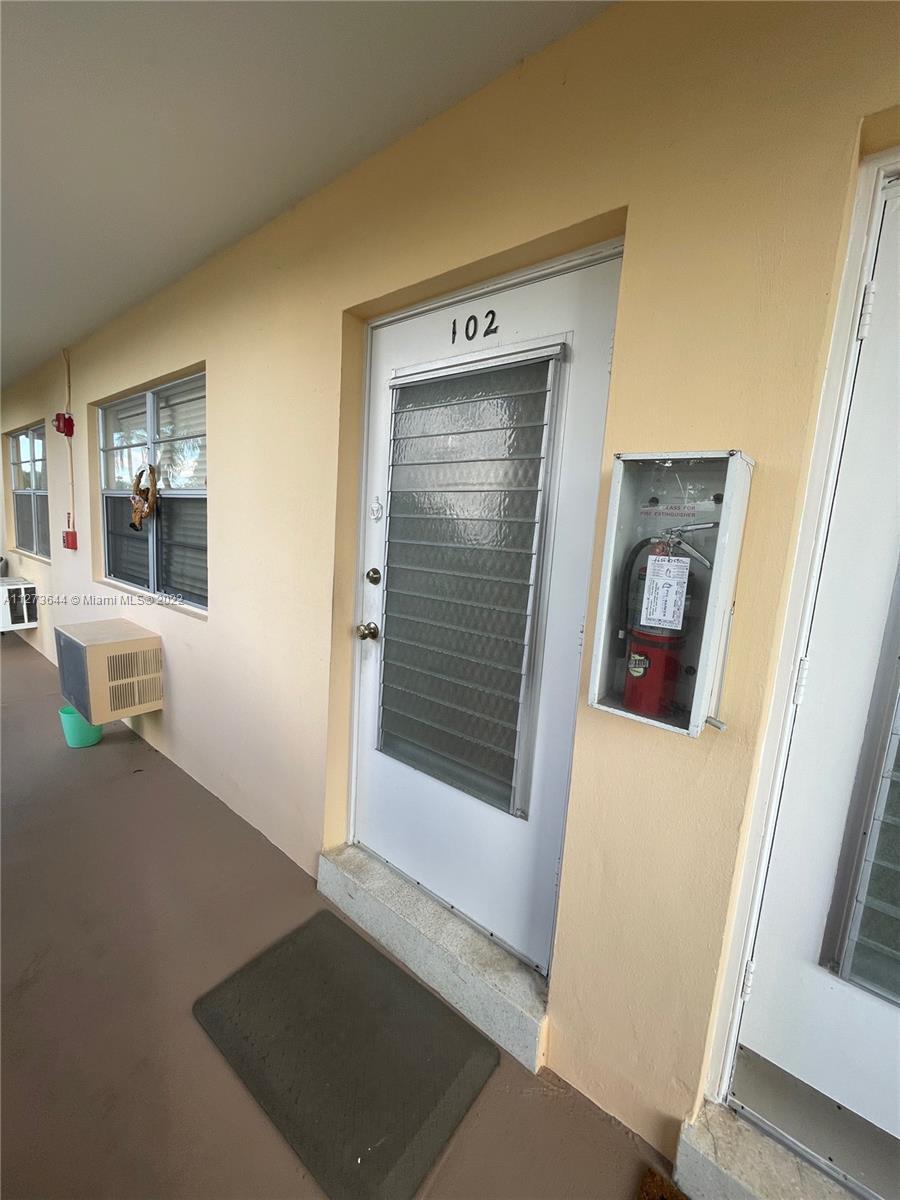 2081 NE 56th St # 102, Fort Lauderdale FL 33308