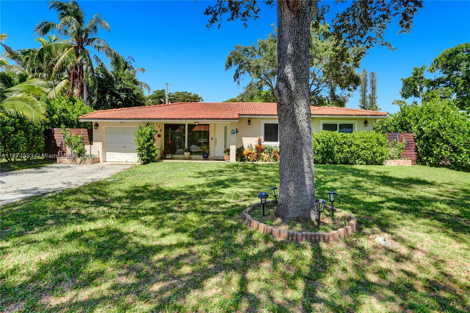 475 NW 88th Ter, El Portal FL 33150 photo 3