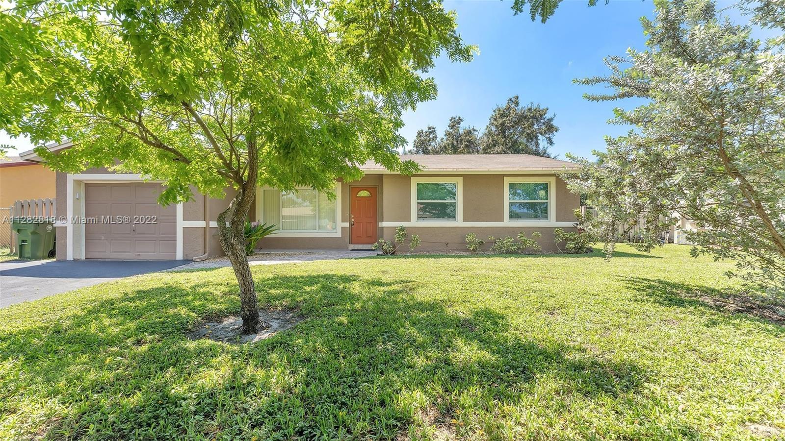8400 NW 3rd St, Pembroke Pines FL 33024 photo 2